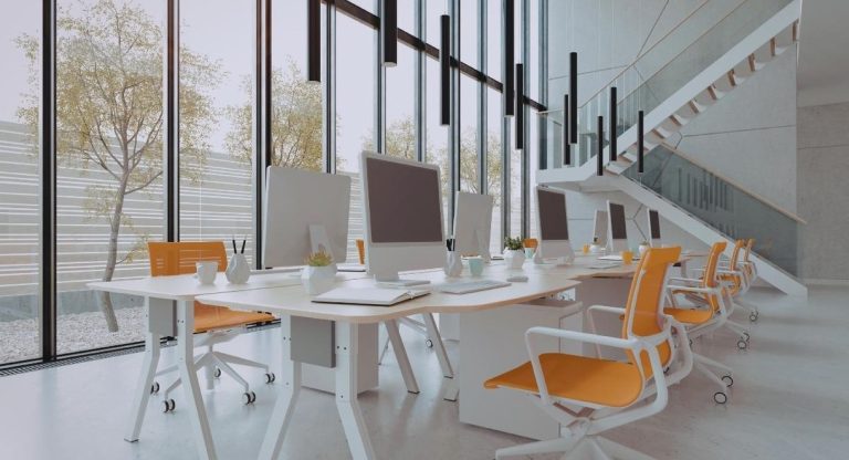 Interieur lumineux avec grande verriere de style atelier industriel